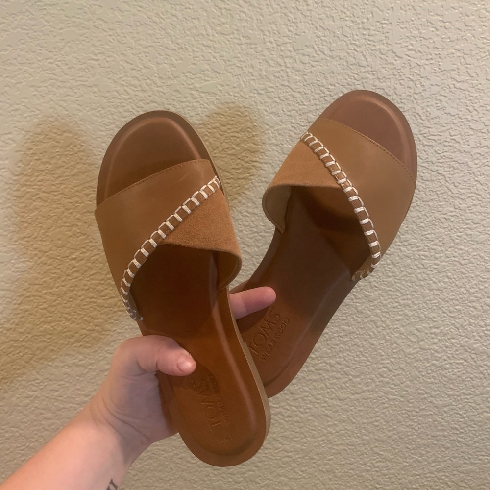 Toms slip ons